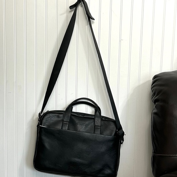 Kenneth Cole Reaction Unisex Modern Dilemma - 15.6" Computer Portfolio R-Tech - Picture 2 of 15